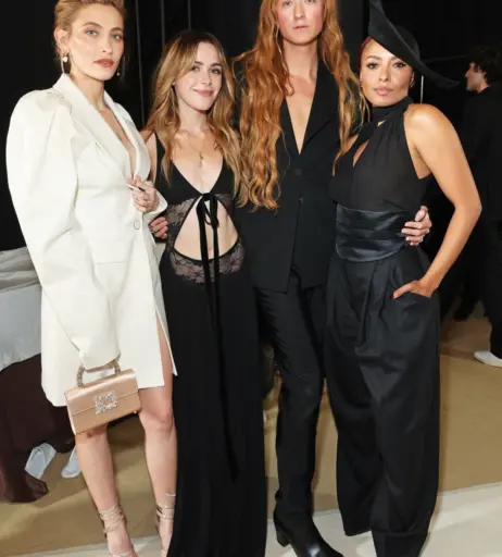 Image 3002025 from Kiernan Shipka