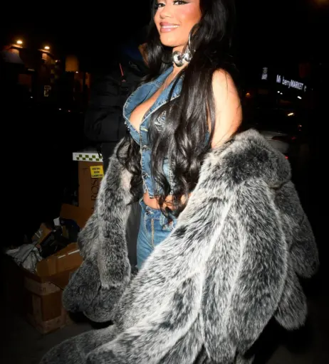 Image 3002901 from Saweetie