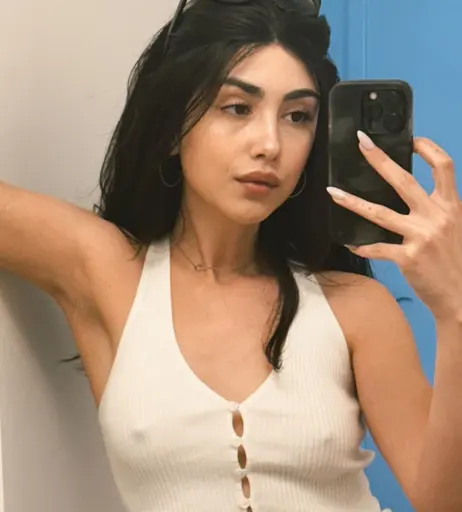 Image 3003826 from Alexa Mansour