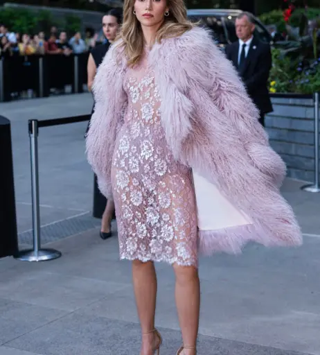 Image 3003619 from Suki Waterhouse