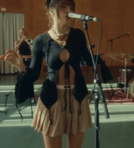 Image 3000179 from Nina Chuba