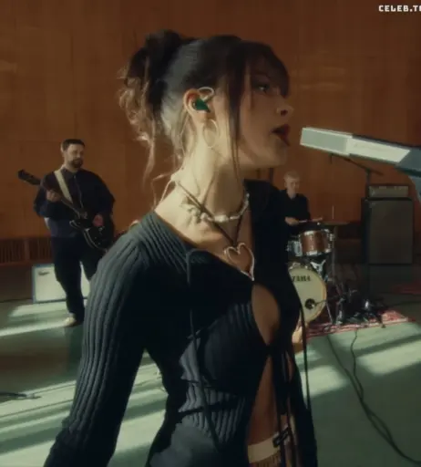 Image 3000160 from Nina Chuba