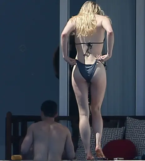 Image 3000038 from Sophie Turner