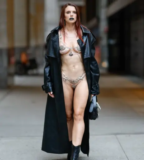 Image 3008603 from Julia Fox