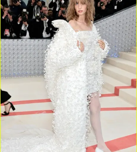 Image 3008369 from Maya Hawke