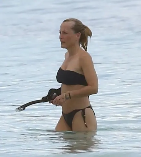 Image 3008360 from Gillian Anderson