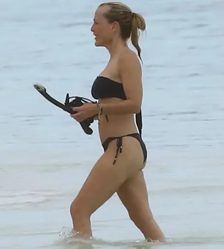 Image 3008263 from Gillian Anderson