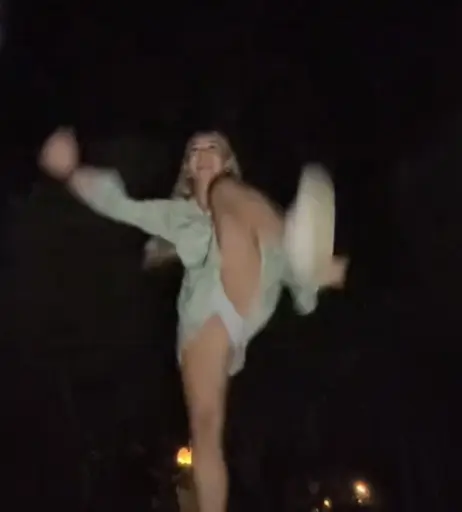 Image 616492 from maxima_mclk