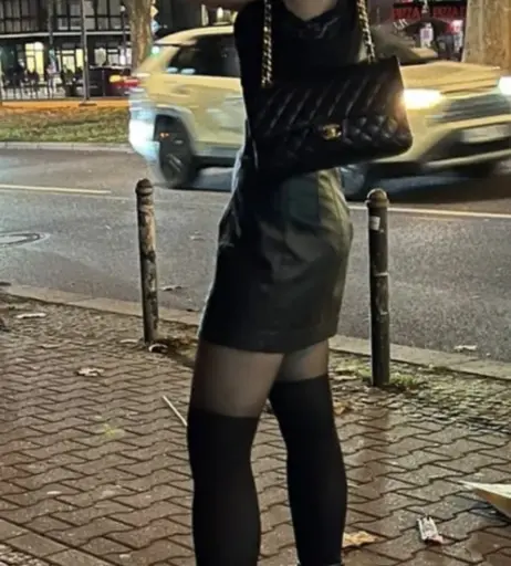 Image 615991 from Laure bv