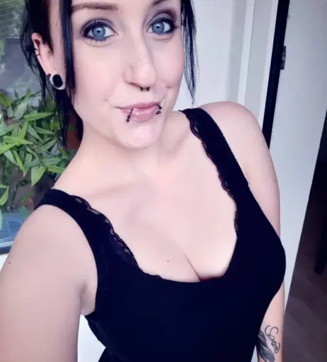 Image 639306 from Skelli