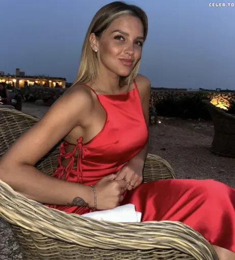 Image 687066 from Iulieetta