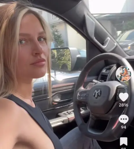 Image 685743 from Iulieetta