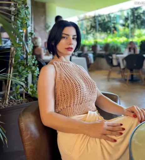 Image 681541 from Merve Bolugur