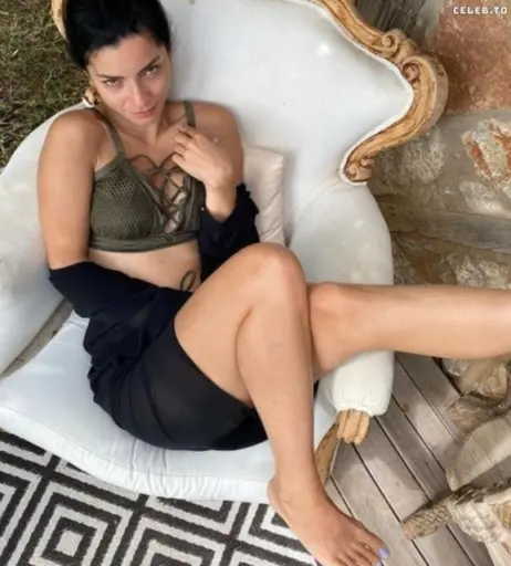 Image 681679 from Merve Bolugur