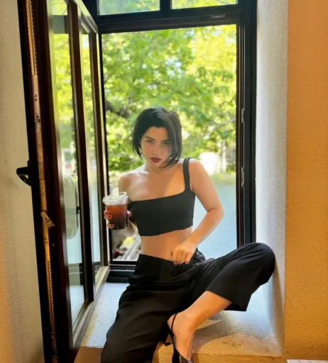 Image 681468 from Merve Bolugur