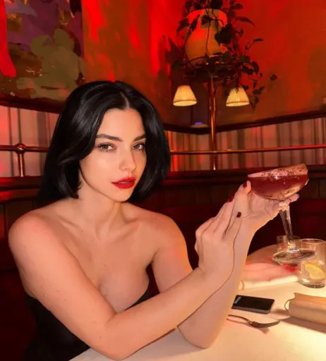 Image 681428 from Merve Bolugur