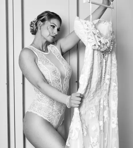 Image 681953 from Laura La Rencia