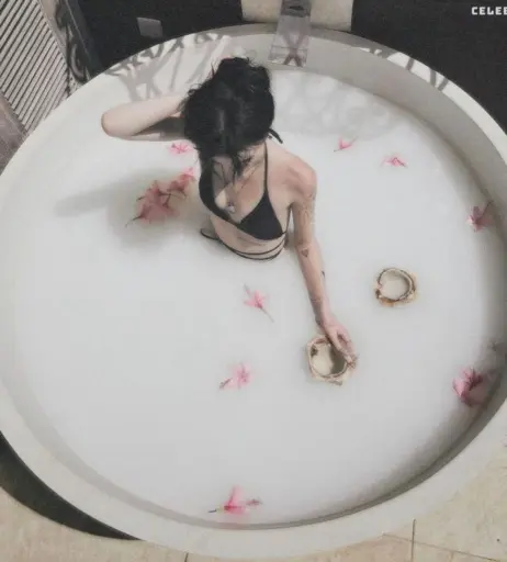 Image 697382 from Nevaaadaa