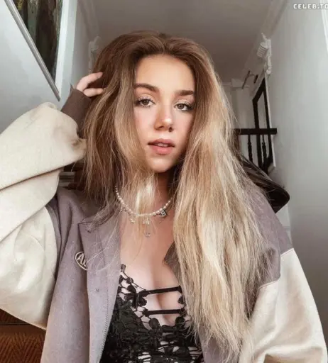 Image 696831 from Dalia