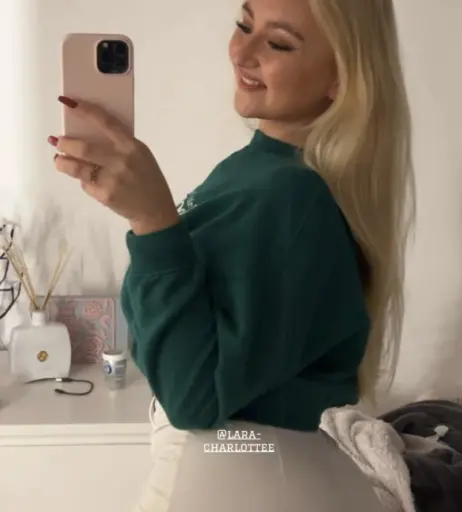 Image 695573 from Lara-Charlottee