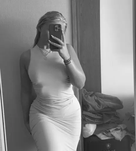 Image 695185 from Lara-Charlottee