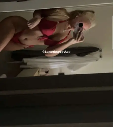 Image 695292 from Lara-Charlottee