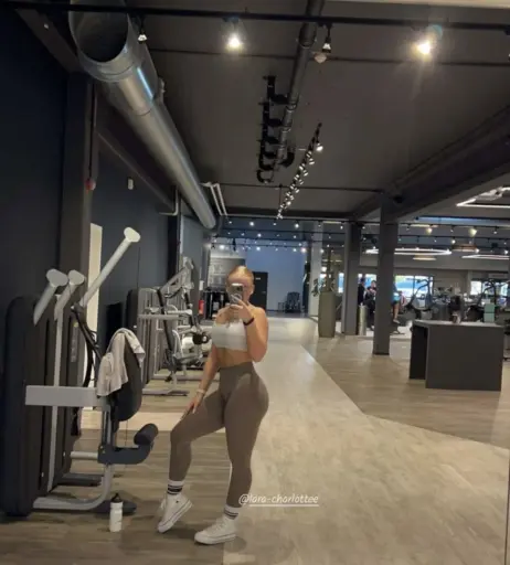 Image 695028 from Lara-Charlottee