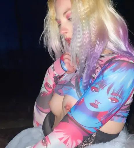 Image 641949 from Mariia Well