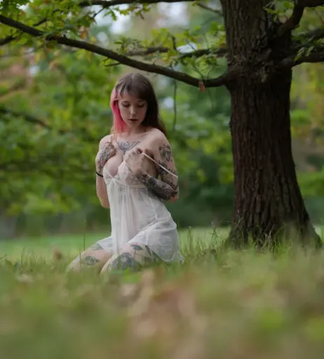 Image 5164302 from Elles