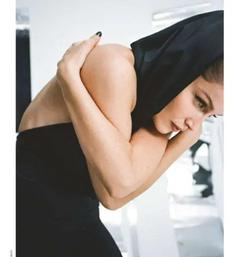 Image 5150180 from Laetitia Casta