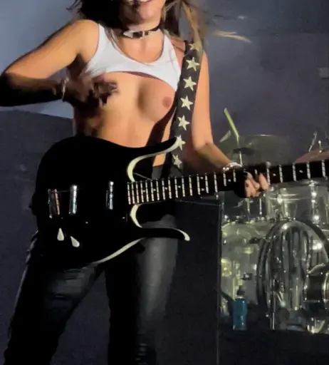 Image 5135126 from Victoria De Angelis