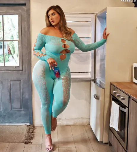 Image 528943 from Sophiesselfies