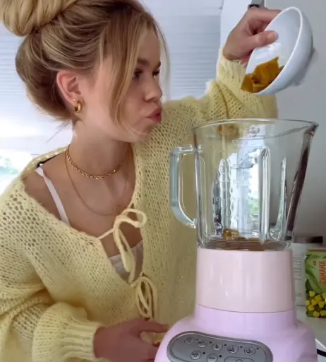 Image 589577 from Lea Peach