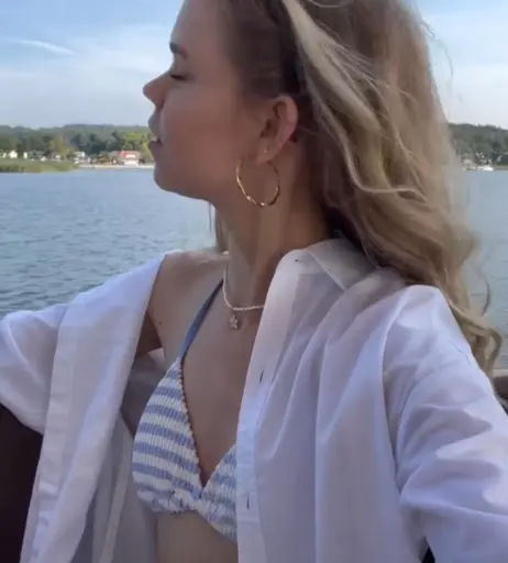 Image 589337 from Lea Peach