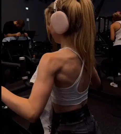 Image 588684 from Lea Peach