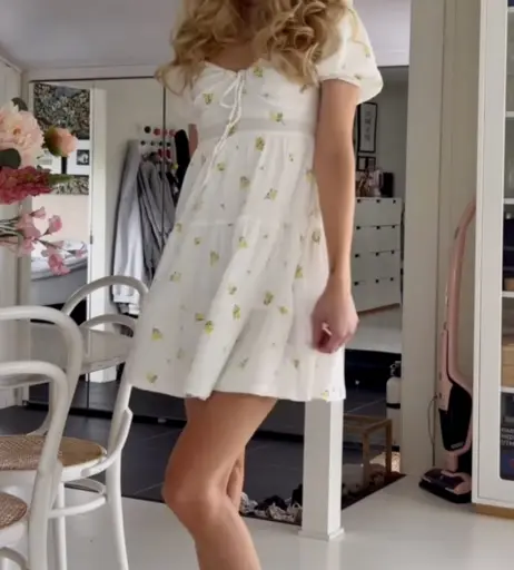 Image 588982 from Lea Peach