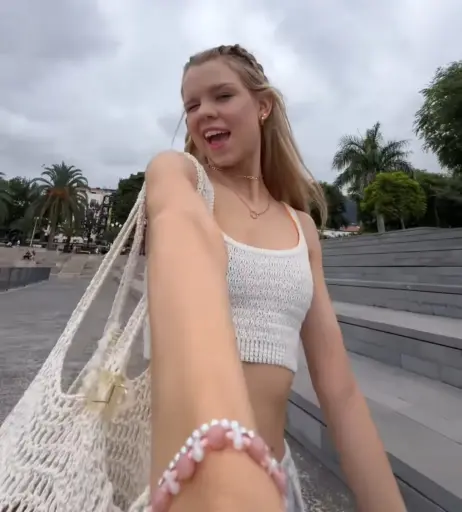 Image 587712 from Lea Peach