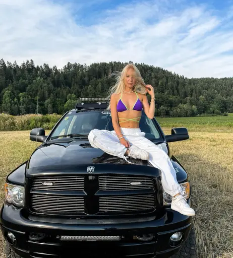 Image 587179 from celinealbar