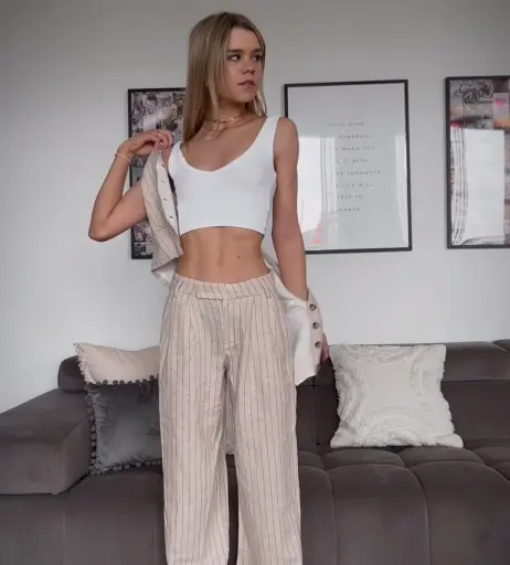 Image 586631 from Lea Peach