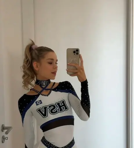 Image 586406 from Lea Peach