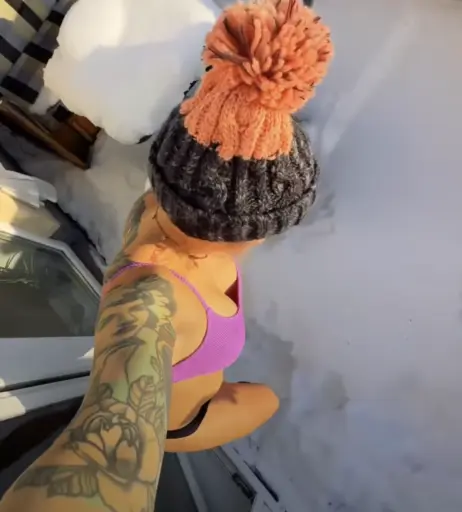 Image 586233 from Miss Peaches