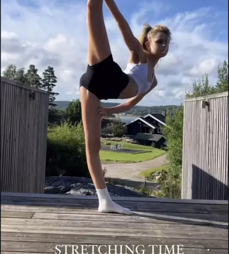 Image 586923 from Lea Peach