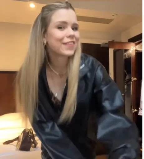 Image 585647 from Lea Peach