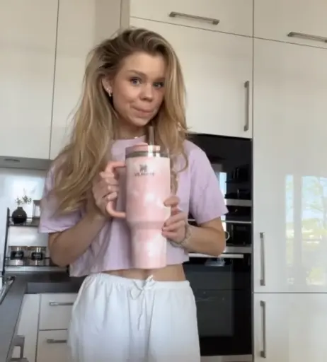 Image 585446 from Lea Peach