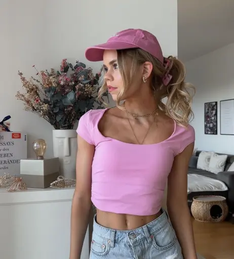 Image 585264 from Lea Peach