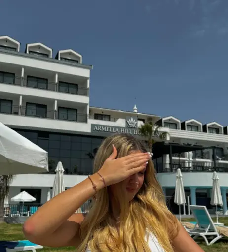 Image 585312 from Wieke