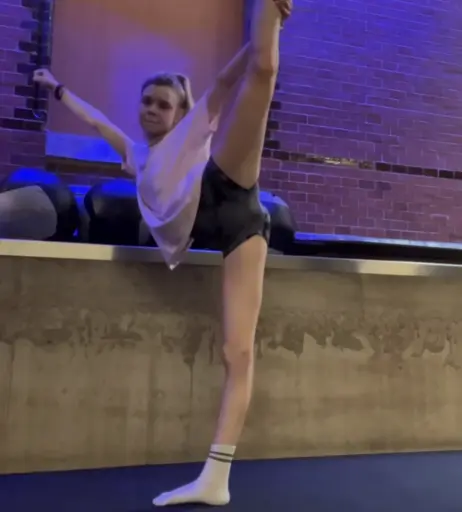 Image 585949 from Lea Peach