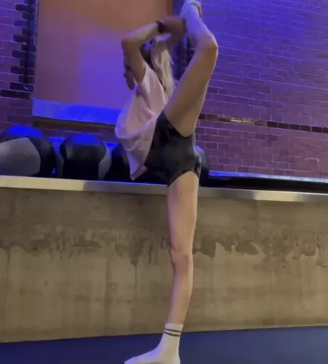 Image 585969 from Lea Peach