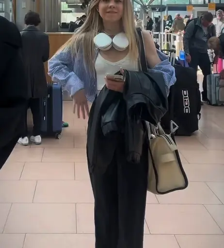 Image 585853 from Lea Peach