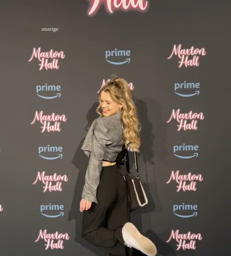 Image 584948 from Lea Peach